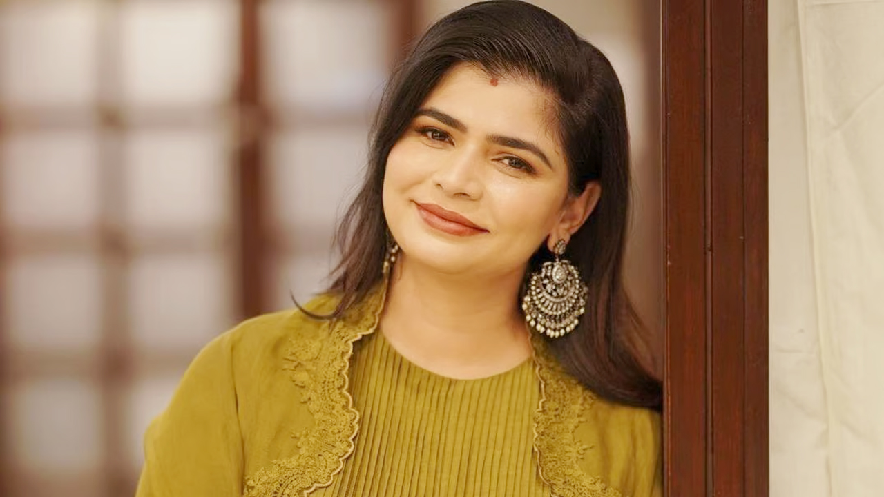 Singer Chinmayi | నెటిజన్స్‌పై సింగర్‌ చిన్మయి ఫైర్‌.. అసలు కారణం ఏంటంటే..?