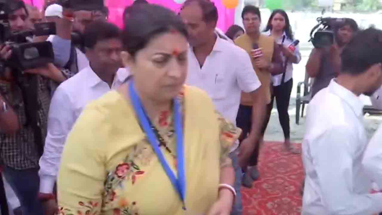 Smriti Irani | అమేథిలో ఓటేసిన స్మృతి ఇరానీ