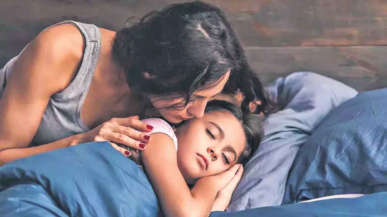 అమ్మలకు కునుకు పాట్లు!