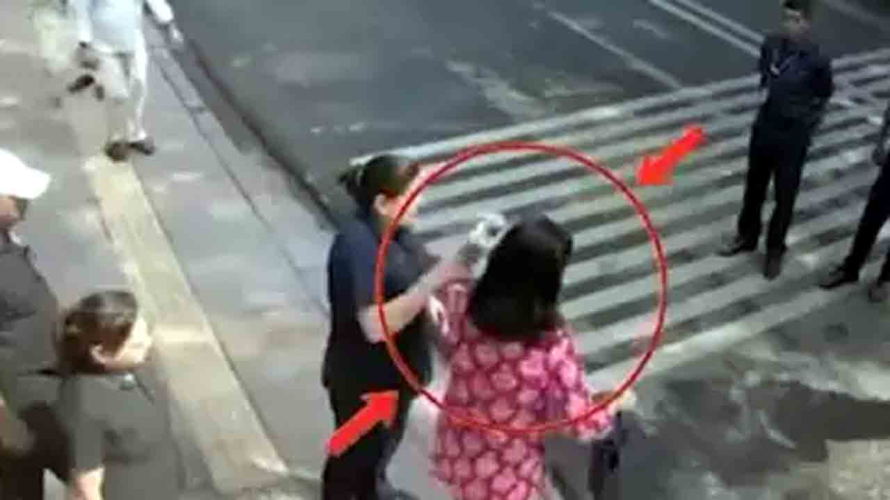 Swati Maliwal | కేజ్రీవాల్‌ నివాసంలో ఆప్‌ ఎంపి స్వాతి మలివాల్‌పై దాడి అంతా డ్రామానేనా?.. తాజా వీడియో చూడండి