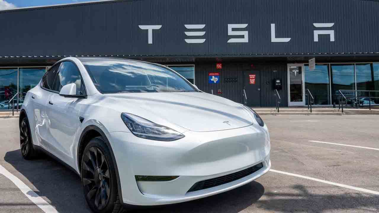 Tesla Model Y | చైనా ఈవీ కార్ల నుంచి టఫ్ ఫైట్.. మోడల్ వై ఉత్పత్తి తగ్గించిన టెస్లా..?!