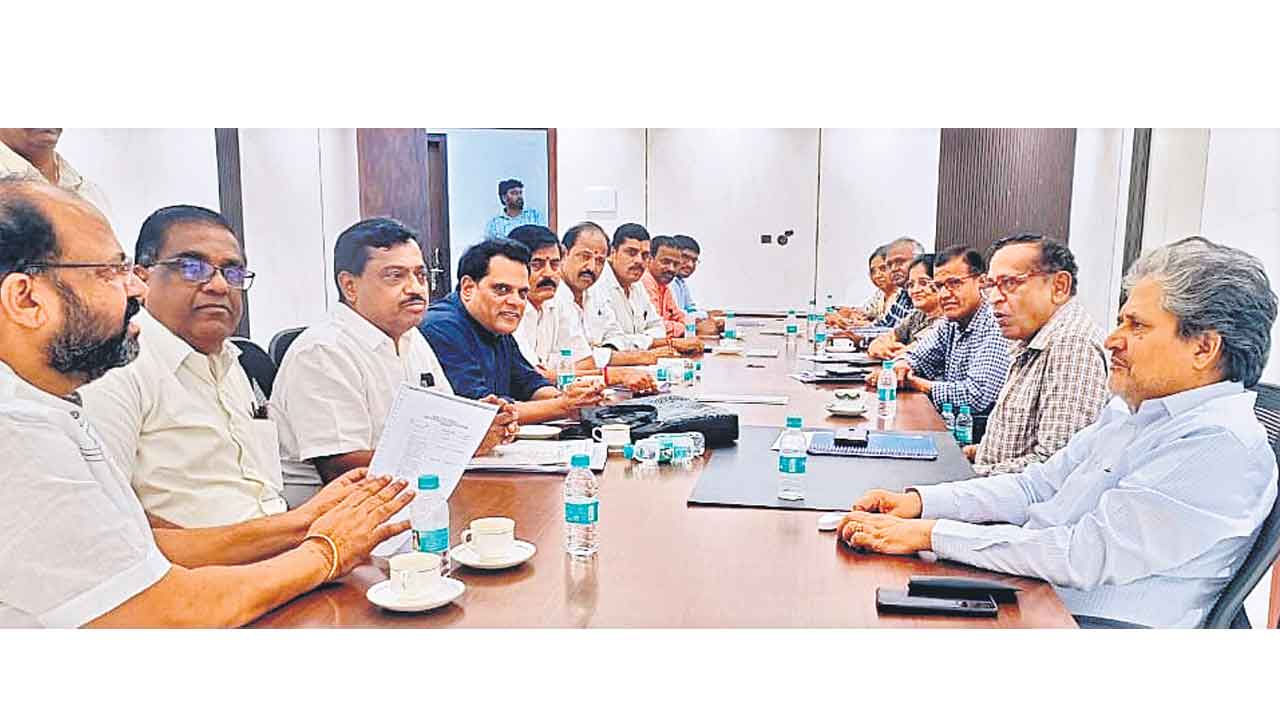 51% ఫిట్‌మెంట్‌తో పీఆర్సీ ఇవ్వాలి