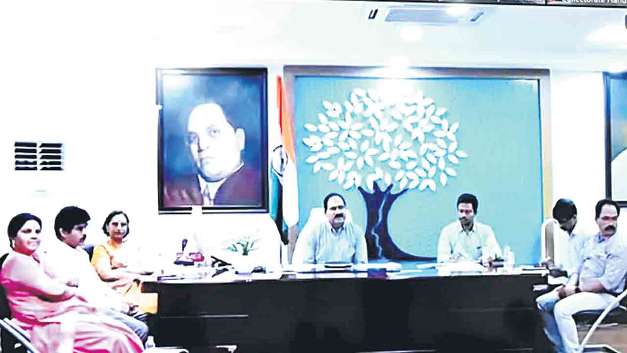 గ్రూప్‌-1 ప్రిలిమ్స్‌ పరీక్షకు పక్కాగా ఏర్పాట్లు చేయాలి