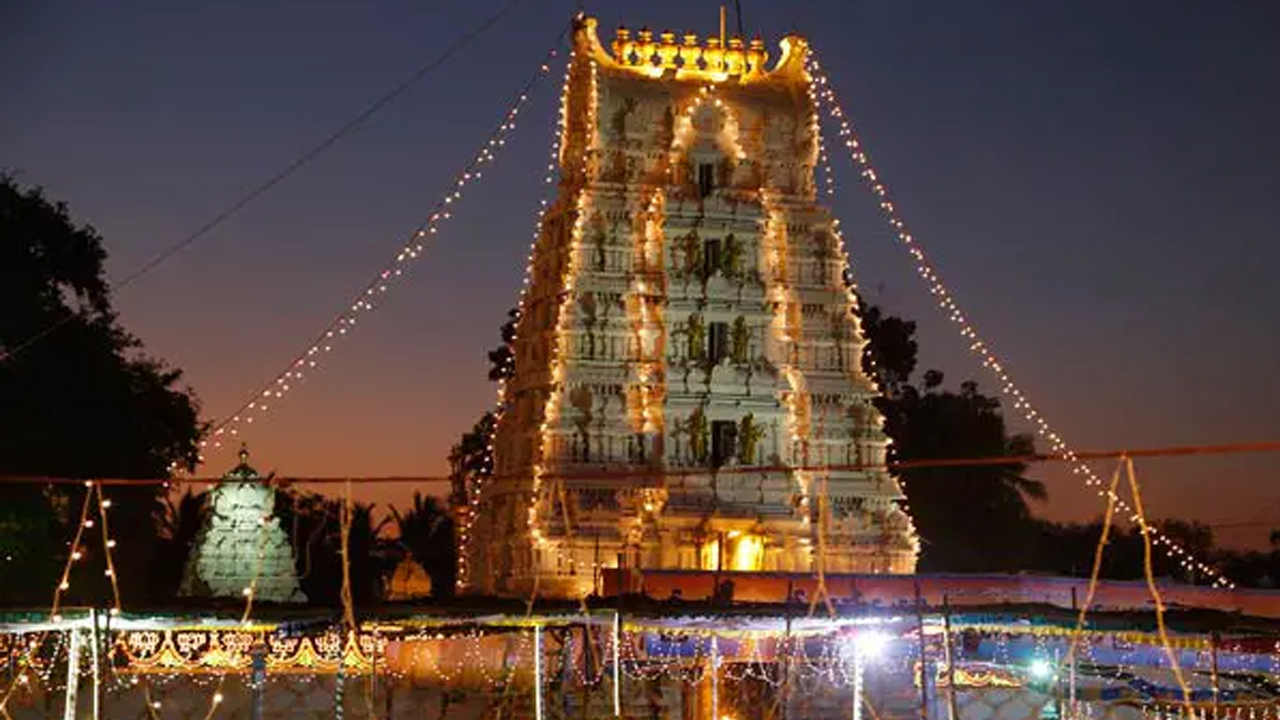 TTD | తిరుమల వెళ్లే భక్తులకు అలెర్ట్‌.. మూడురోజులు ఆర్జిత సేవలు రద్దు