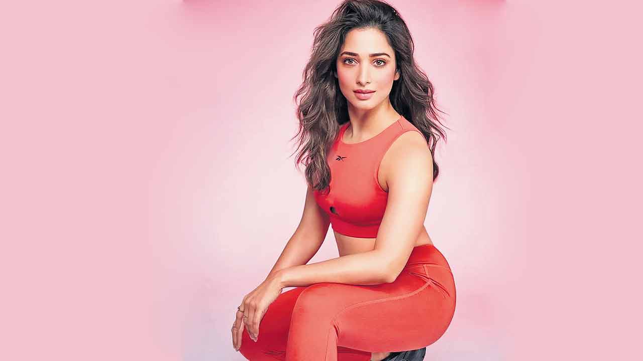 Tamannaah | ముద్దుతో వాళ్లకే ఇబ్బందంటున్న మిల్కీ బ్యూటీ