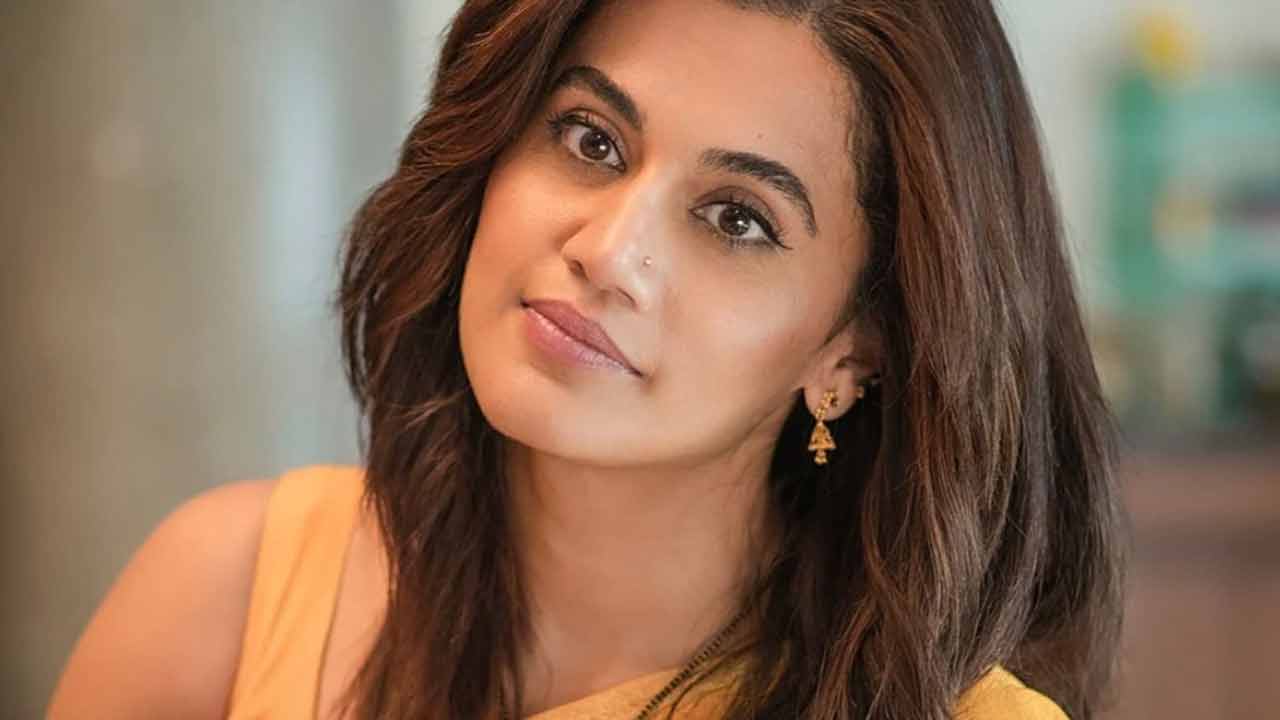 Taapsee | నేనేం పబ్లిక్‌ ప్రాపర్టీని కాదు.. అది పట్టుకుని నా పైకి రావడానికి: తాప్సీ