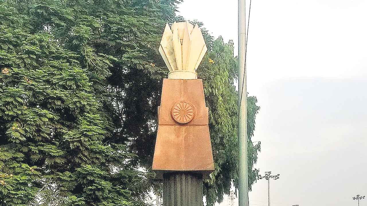 1న గన్‌పార్క్‌ నుంచి కొవ్వొత్తుల ర్యాలీ