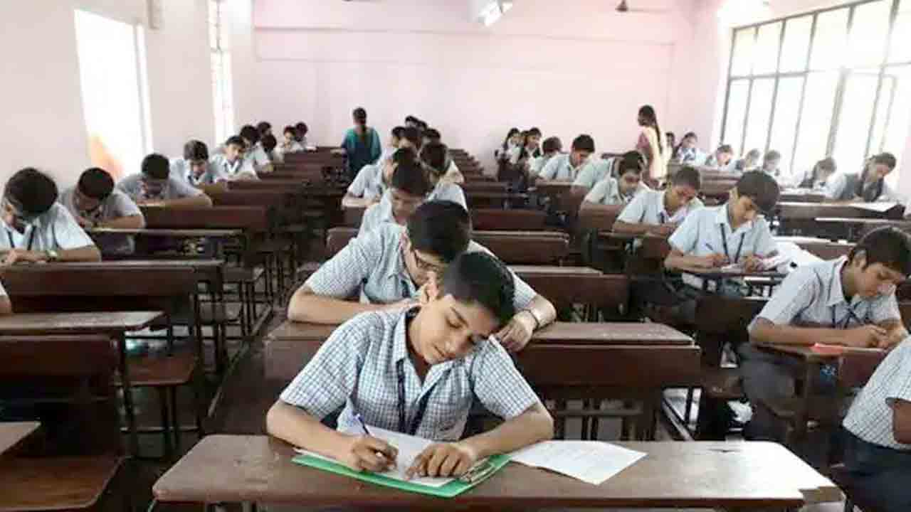 Inter Exams | పరీక్షలు ప్రశాంతంగా రాయాలి.. టెన్త్‌, ఇంటర్‌ విద్యార్థులకు సీఐ కీలక సూచనలు