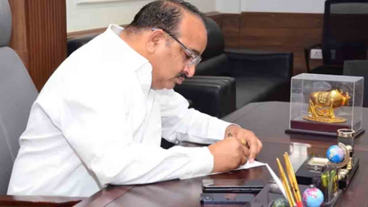 Raebareli | రాయ్‌బరేలీ అభ్యర్థిని ప్రకటించిన బీజేపీ.. ఎన్నికల బరిలో యూపీ మంత్రి దినేష్ సింగ్