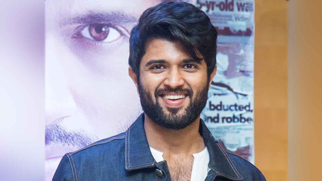 కత్తి నేనే.. యుద్ధం నాతోనే!