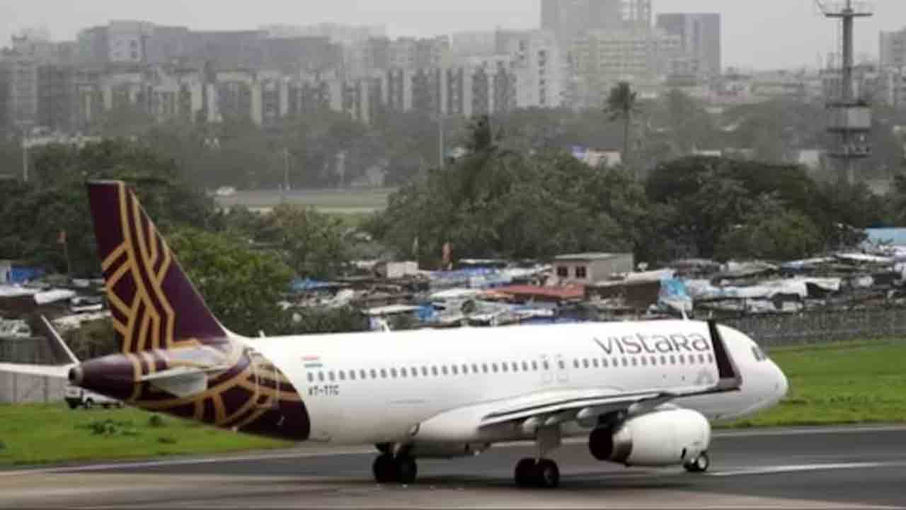Vistara | విమానం వాష్‌రూమ్‌లో పొగతాగి.. కటకటాలపాలైన ప్రయాణికుడు