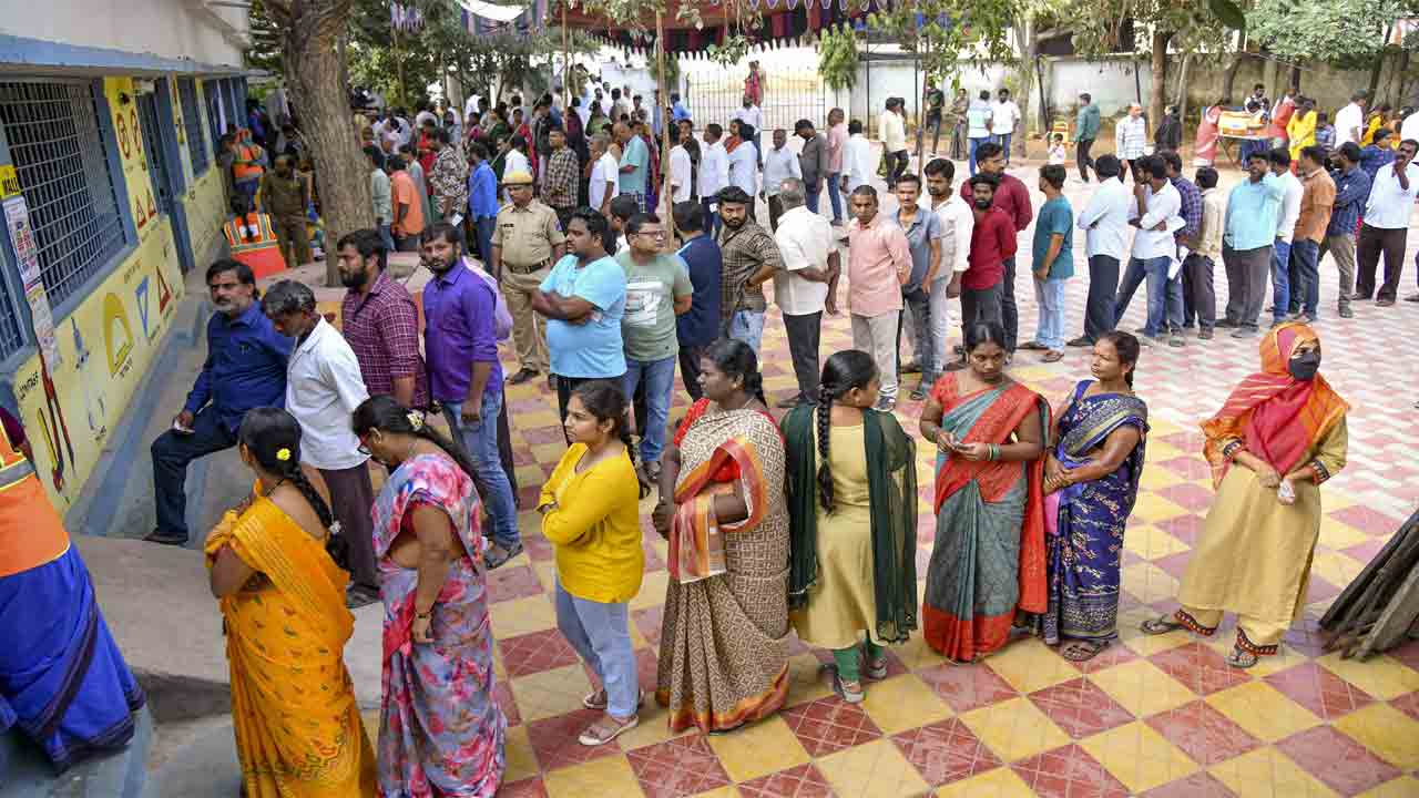 AP Elections | ఏపీలో ముగిసిన పోలింగ్‌.. ఓటింగ్‌కు ఇంకా బారులు తీరిన ఓటర్లు