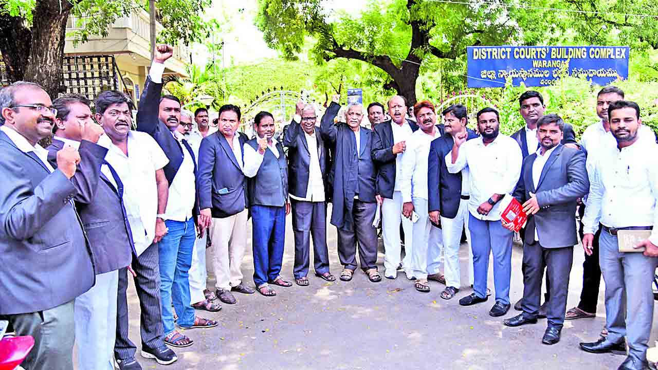 తోరణం తొలగిస్తే ఉద్యమం తప్పదు