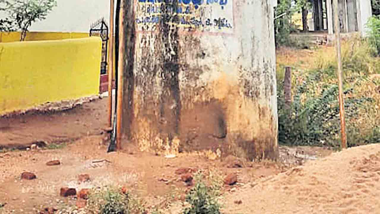 వృథాగా మిషన్ భగీరథ జలం