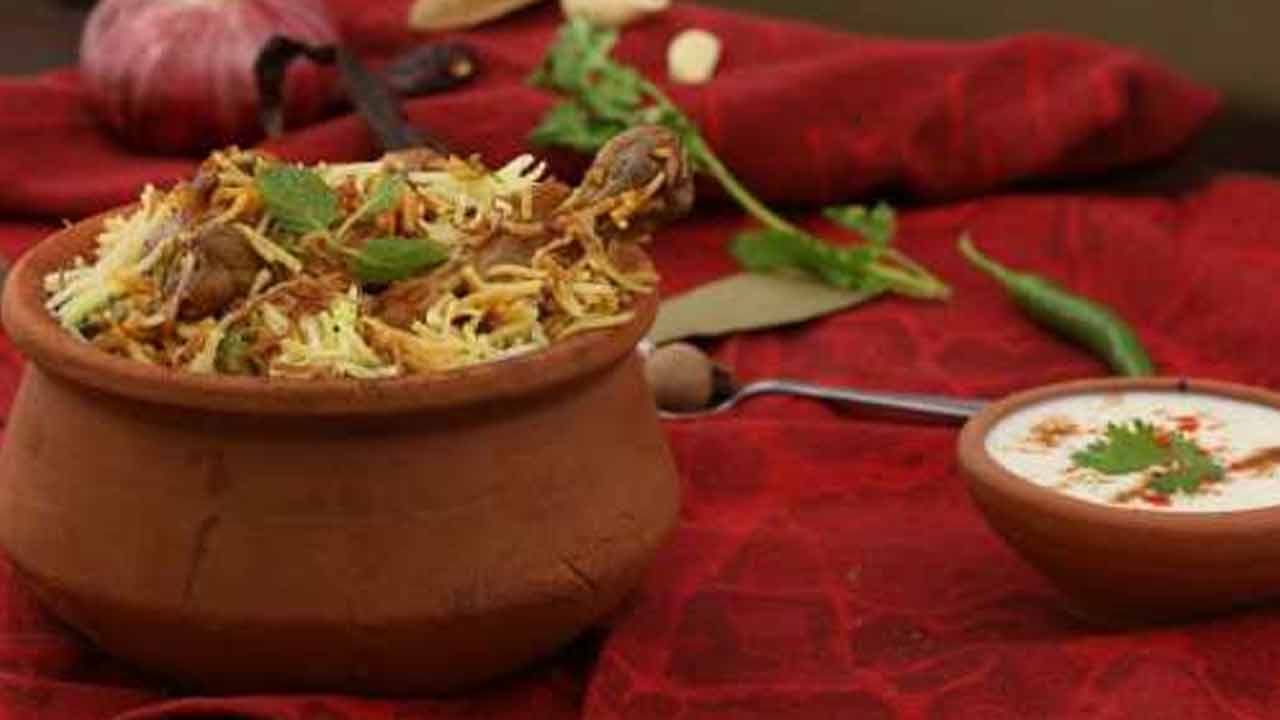 Kerala Woman | కేరళలో ఘోరం.. మహిళను బలితీసుకున్న బిర్యానీ..!