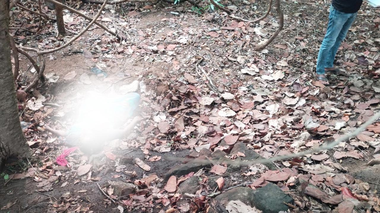 Murder | ములుగు జిల్లాలో అంగన్‌వాడి టీచర్‌ హత్య