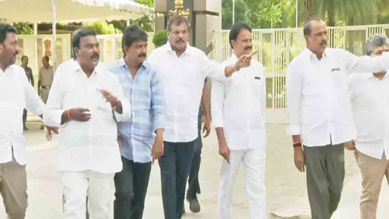 YCP Complaint | ఏపీలో టీడీపీ దాడులపై గవర్నర్‌కు వైసీపీ నాయకుల ఫిర్యాదు