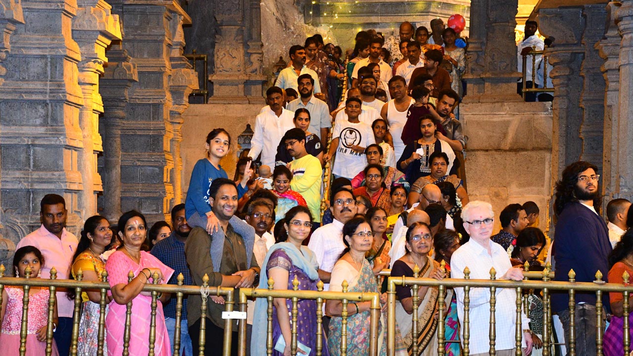 Yadagirigutta | యాదగిరిగుట్టకు పోటెత్తిన భక్తులు.. ఈ నెల 20 నుంచి జయంతి ఉత్సవాలు