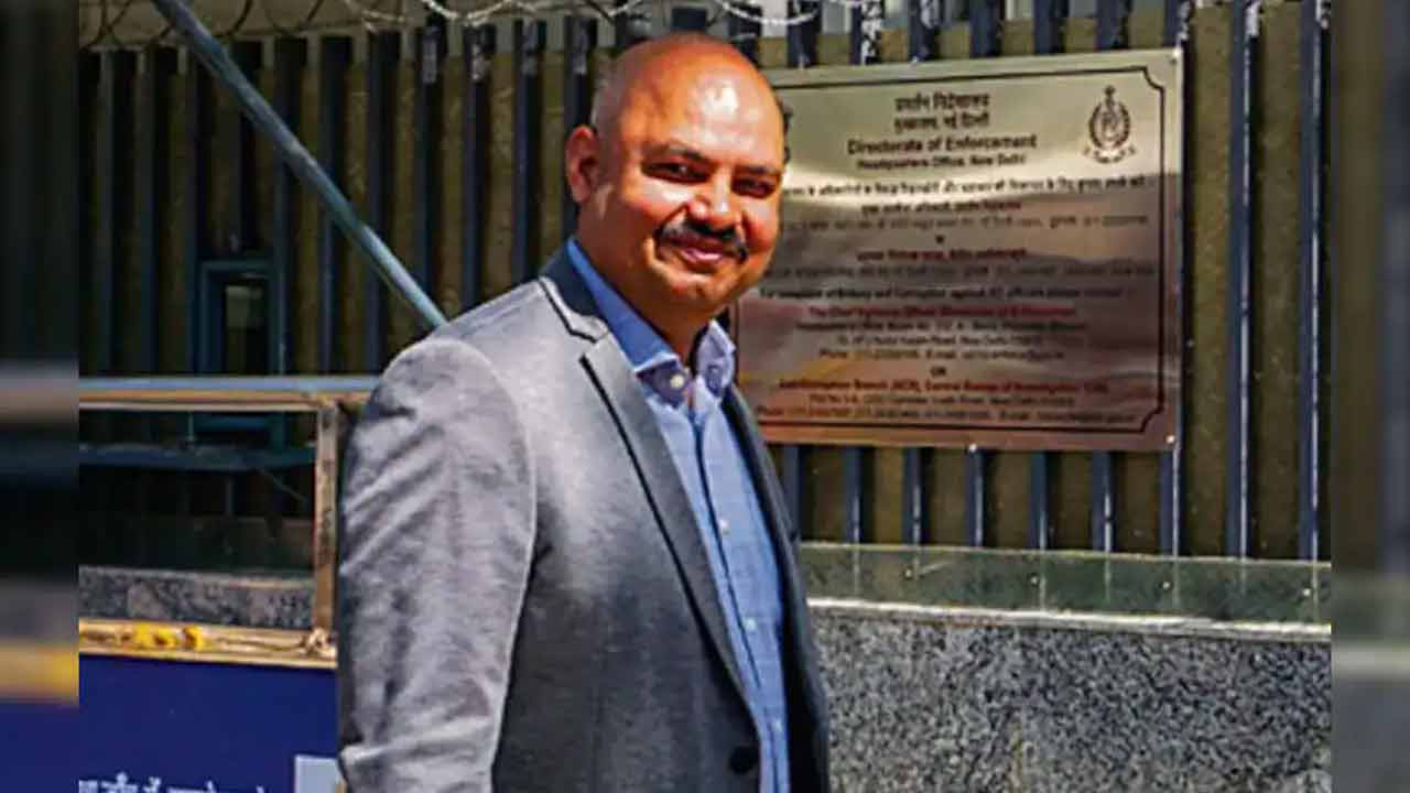 కేజ్రీవాల్‌ సహాయకుడు బిభవ్‌ అరెస్ట్‌