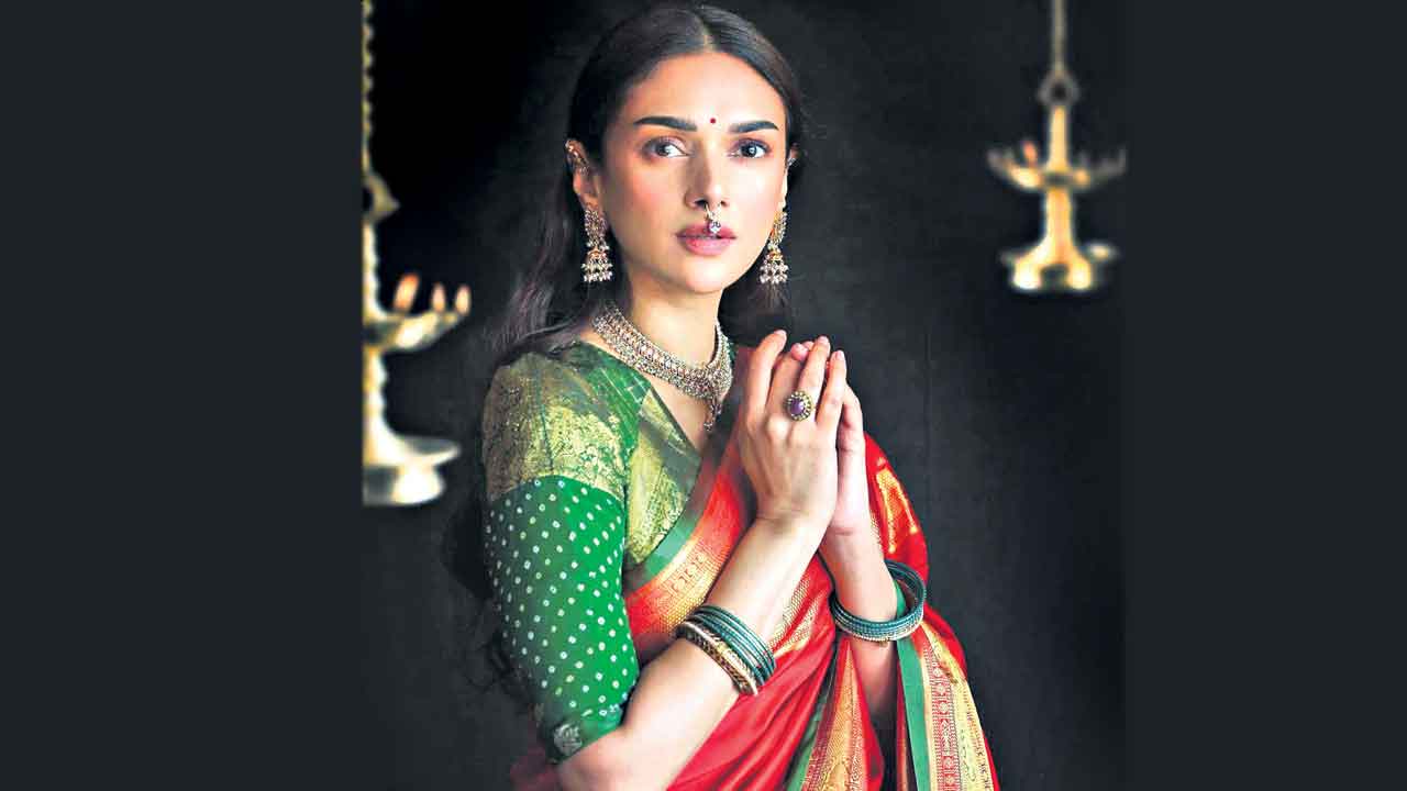 Aditi Rao Hydari | ఆ విషయం గురించి అమ్మకు ఫోన్‌ కాల్స్‌ వస్తూనే ఉన్నాయ్‌.. అందుకే చెబుతున్నా: అదితిరావు