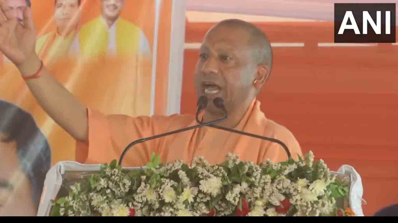 పాక్ ద‌గ్గ‌ర అణు బాంబులుంటే మ‌న అణుబాంబులు ఫ్రిజ్‌లో దాచేందుకు ఉన్నాయా..? : యోగి ఆదిత్యానాథ్‌