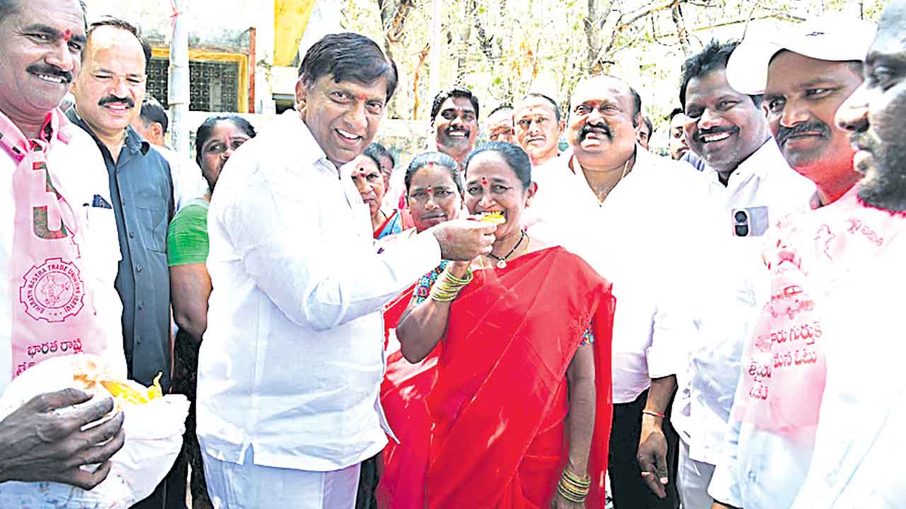 కార్మికులకు అండగా బీఆర్ఎస్