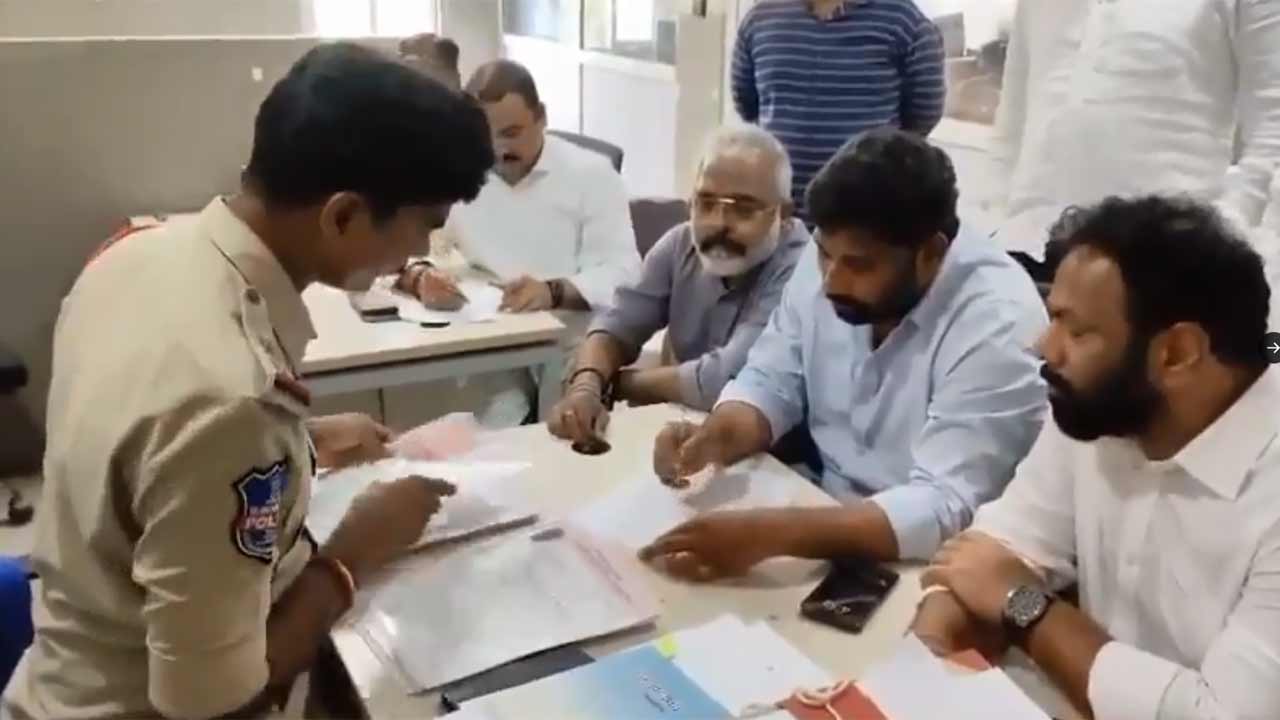 KCR | కేసీఆర్‌పై దుష్ప్రచారం.. 16 మీడియా ఛానళ్లపై బీఆర్‌ఎస్‌ ఫిర్యాదు