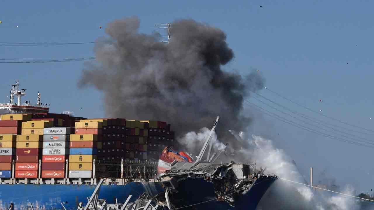 Baltimore Bridge: నౌక‌ల రూట్‌ను క్లియ‌ర్ చేసేందుకు.. బాల్టిమోర్ బ్రిడ్జ్ పేల్చివేత‌.. వీడియో