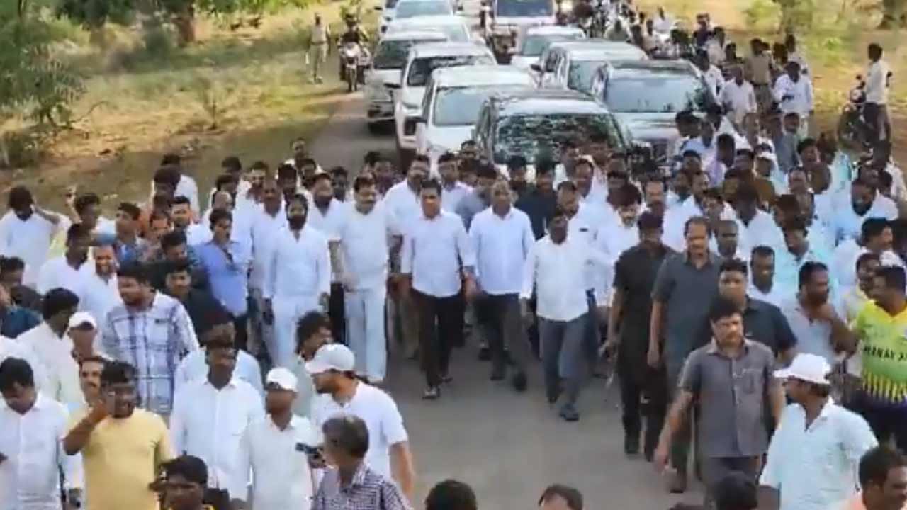 శ్రీధర్‌ రెడ్డి హత్యకు నిరసనగా.. చిన్నంబావి నుంచి బీఆర్‌ఎస్‌ భారీ నిరసన ర్యాలీ ర్యాలీ