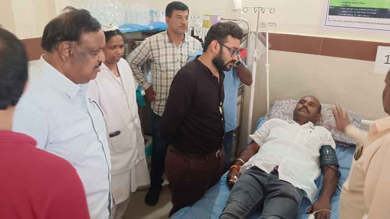 Medak | మెదక్‌ జిల్లాలో దారుణం.. బీఆర్ఎస్ కౌన్సిలర్‌పై పెట్రోల్‌తో దాడి