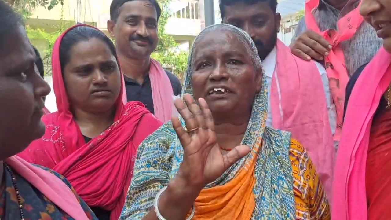 Suryapet | మా కాళ్లు, చేతులు విరుగుతున్నయ్‌.. మాకు ఫ్రీ బస్సు వద్దే వద్దు