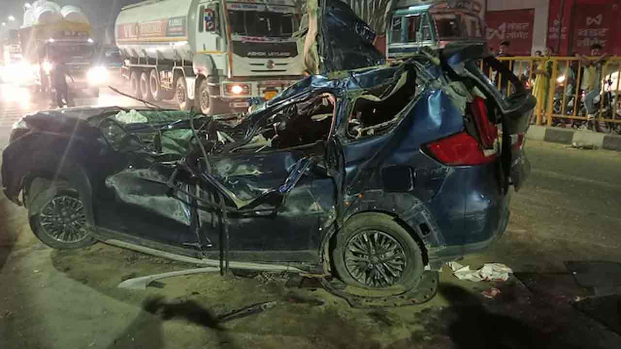 Car Crash: యూపీలో కారు ప్ర‌మాదం.. ఆరుగురు మృతి