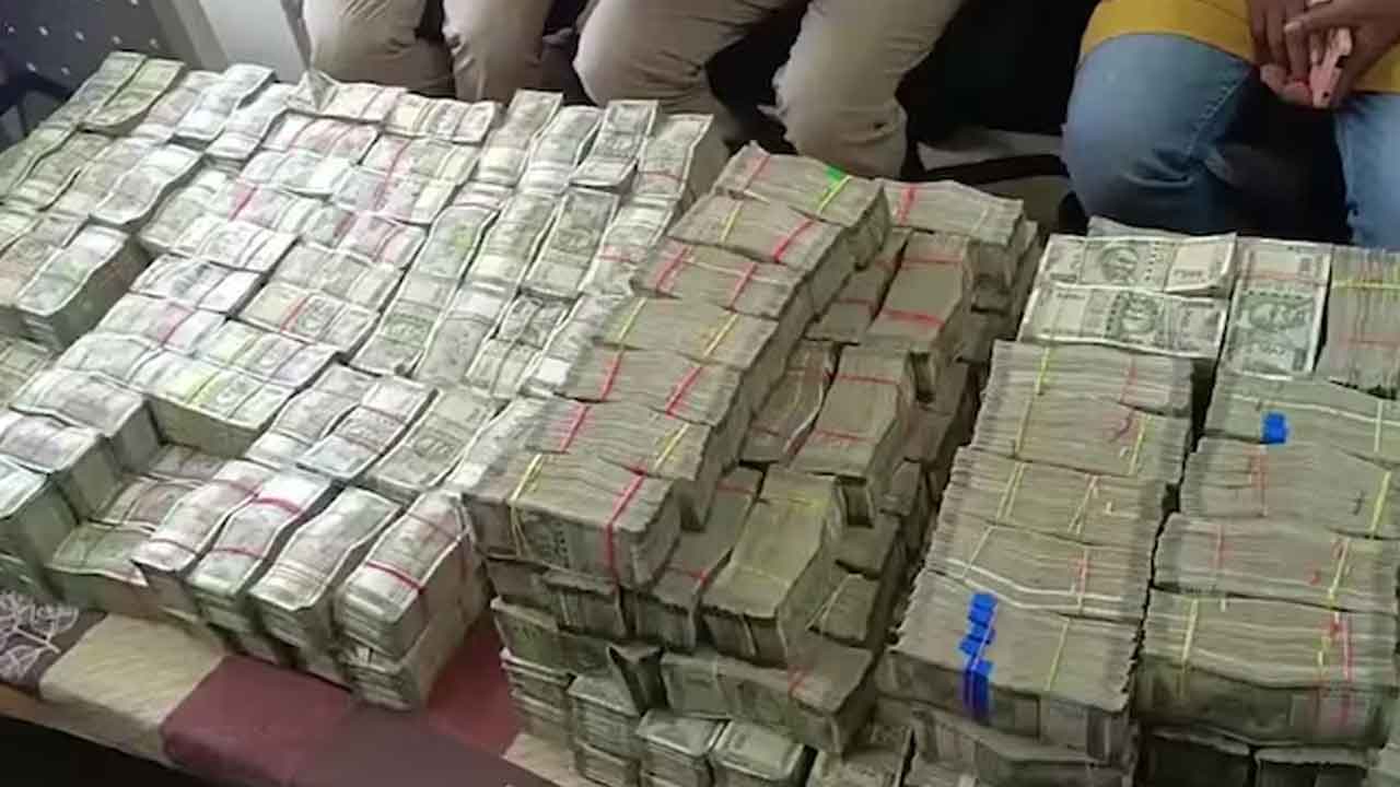 ఏపీలో 7 కోట్లు స్వాధీనం