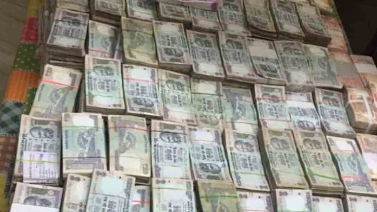 విస్తృతంగా తనిఖీలు