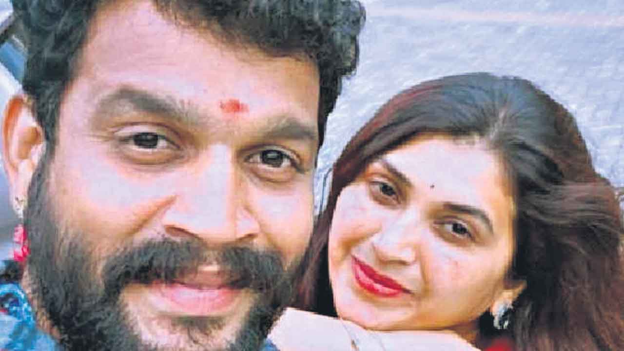 ‘పవిత్ర’ బంధం విషాదాంతం!