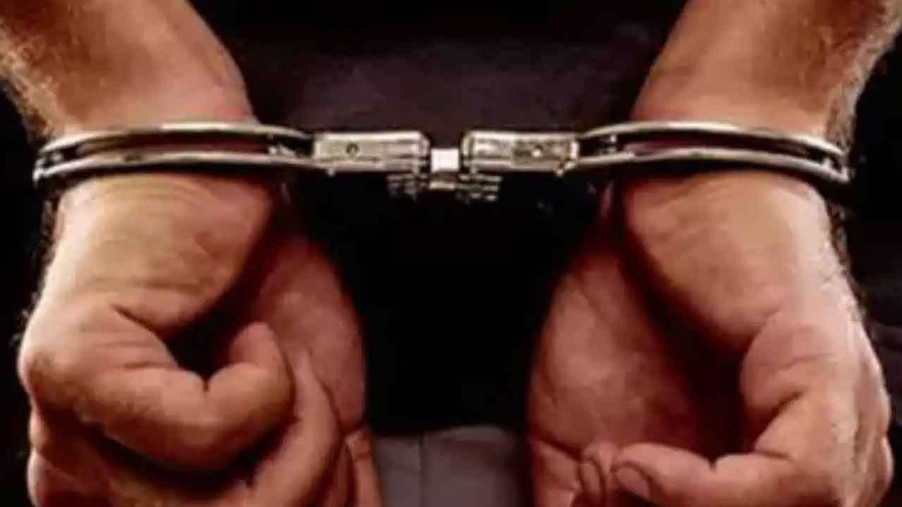 రూ.60 కోట్ల మోసం.. దంపతుల అరెస్టు