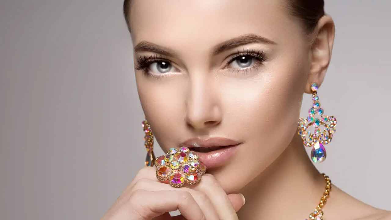 Mis Matching Jewellery | అదిరిందమ్మా మిస్సమ్మ.. సరికొత్త ట్రెండ్‌ సృష్టిస్తున్న మిస్‌ మ్యాచింగ్‌ జువెలరీ