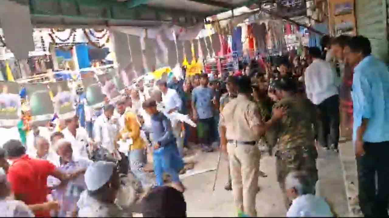 Farmers | అన్న‌దాత‌ల‌పై పోలీసుల లాఠీ.. మండిప‌డ్డ హ‌రీశ్‌రావు