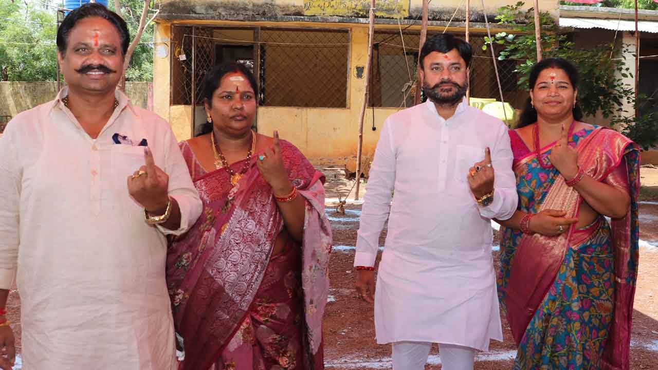 Gali Anil Kumar | ఓటు హక్కు వినియోగించుకున్న గాలి అనిల్‌ కుమార్