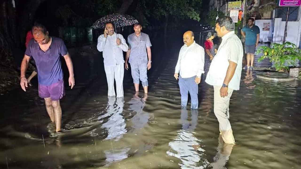 MLA Gandhi | లోతట్టు ప్రాంతాల్లో పర్యటించిన ఎమ్మెల్యే గాంధీ