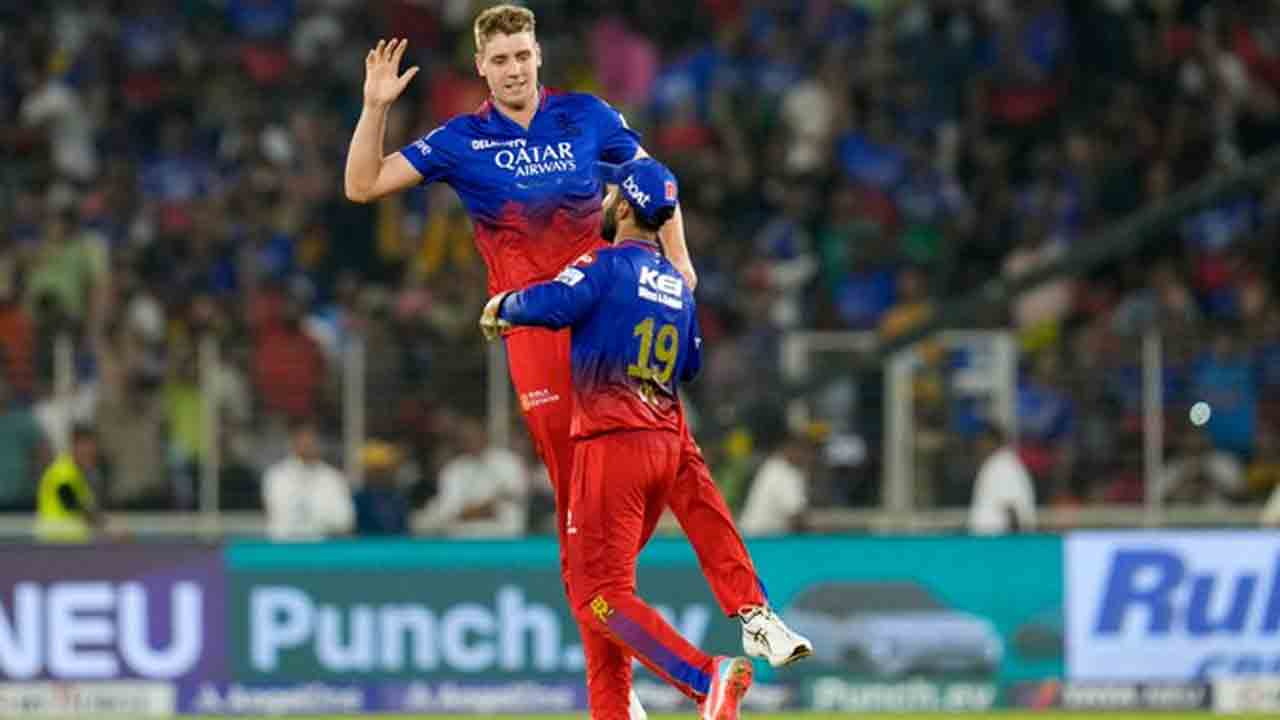 RCB vs RR | శాంస‌న్ స్టంపౌట్.. పోరాడుతున్న ప‌రాగ్, జురెల్