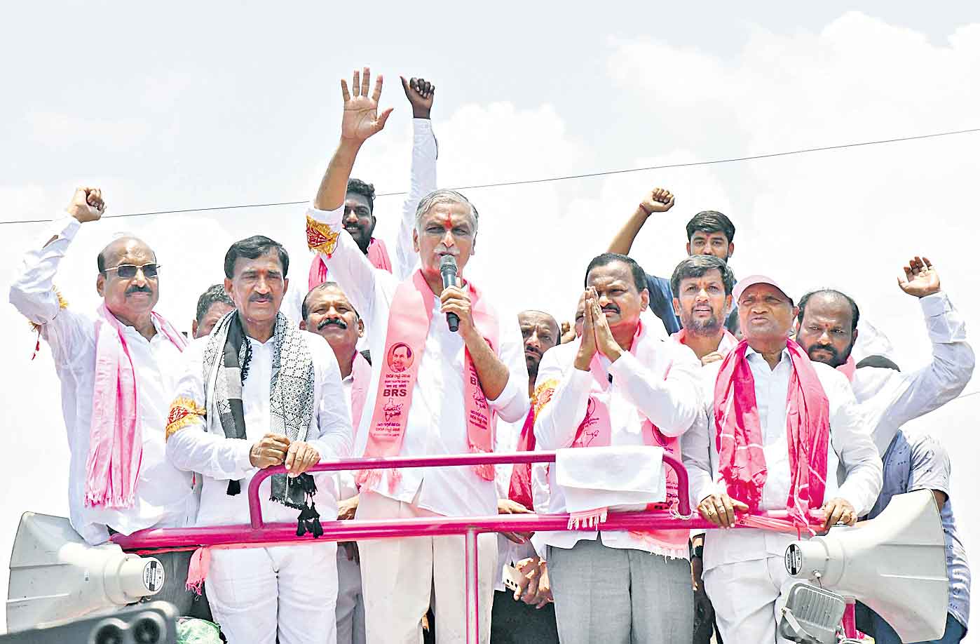 ఐదు నెలల్లో ఐదేండ్లు వెనక్కి