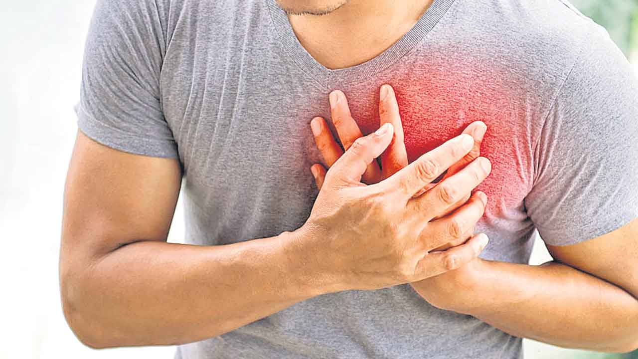 విజయవాడలో విషాదం.. గుండెపోటుతో కానిస్టేబుల్‌ మృతి