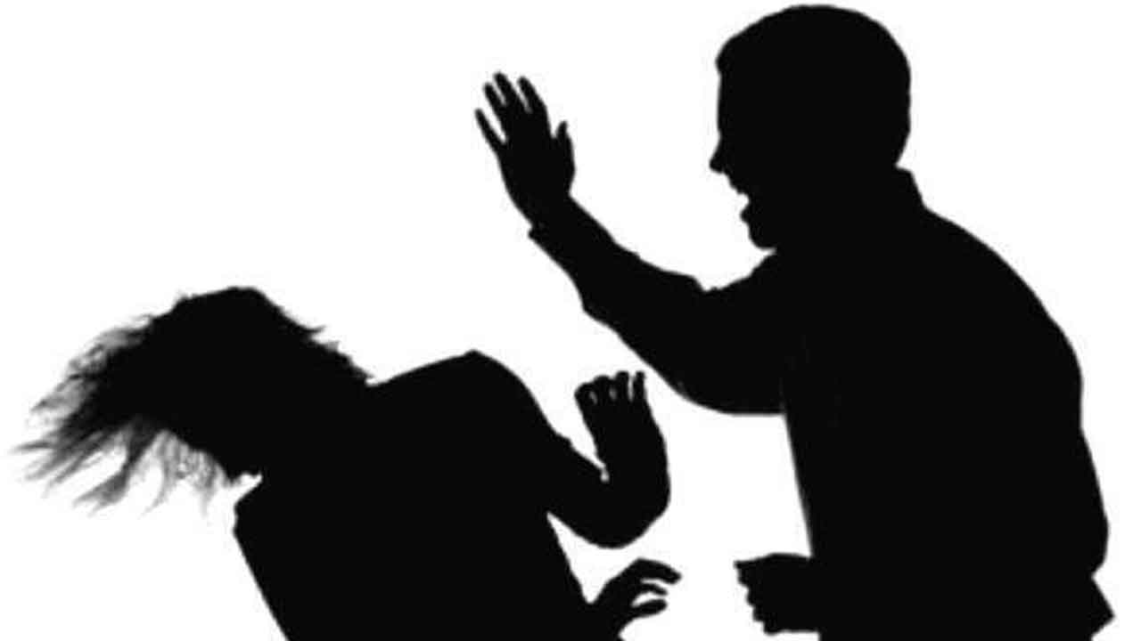 వంటరుచిగా లేదని భార్య హత్య