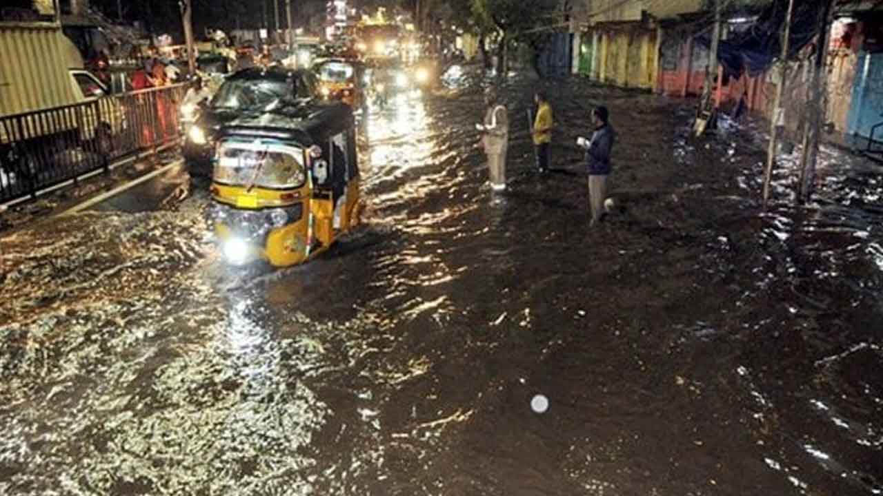 GHMC | భారీ వర్షంతో హైదరాబాద్‌ ఉక్కిరిబిక్కిరి.. ఒక్క వానకే 10 మంది మృతి