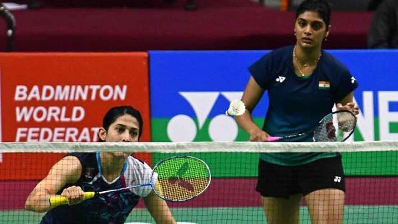 రెండో రౌండ్‌కు త్రిసా-గాయత్రి జోడీ