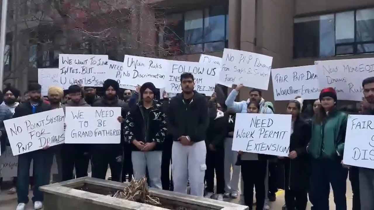 Canada | కెనడా పాలసీ మార్పుతో వర్క్‌ పర్మిట్‌ల నిరాకరణ.. భారత విద్యార్థులకు బహిష్కరణ ముప్పు!