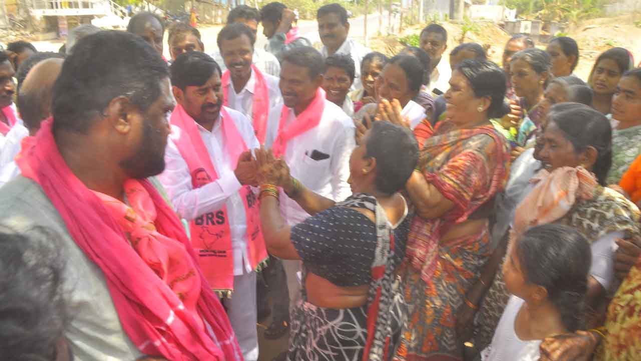 Suryapet | ఆయన లేక పోతే బువ్వ లేదు, బట్ట లేదు.. ఎమ్మెల్యే జగదీష్ రెడ్డితో మహిళల ఆవేదన