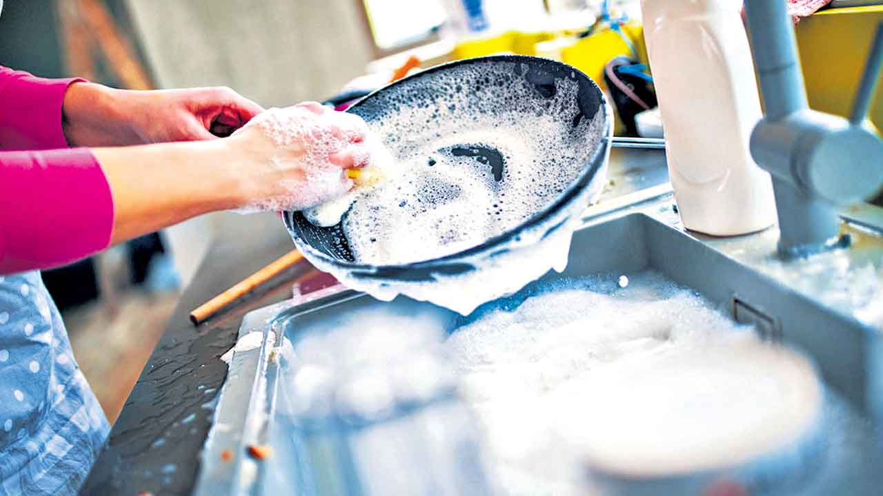 జిడ్డు ఇలా వదిలిద్దాం