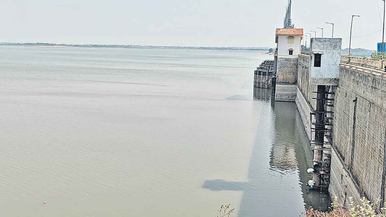 జూరాలకు 1.9 టీఎంసీల నీరు